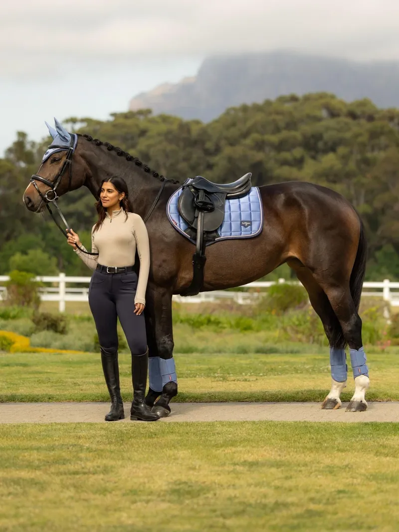 LeMieux Loire Classic Close Contact Square S/M - Powder-3